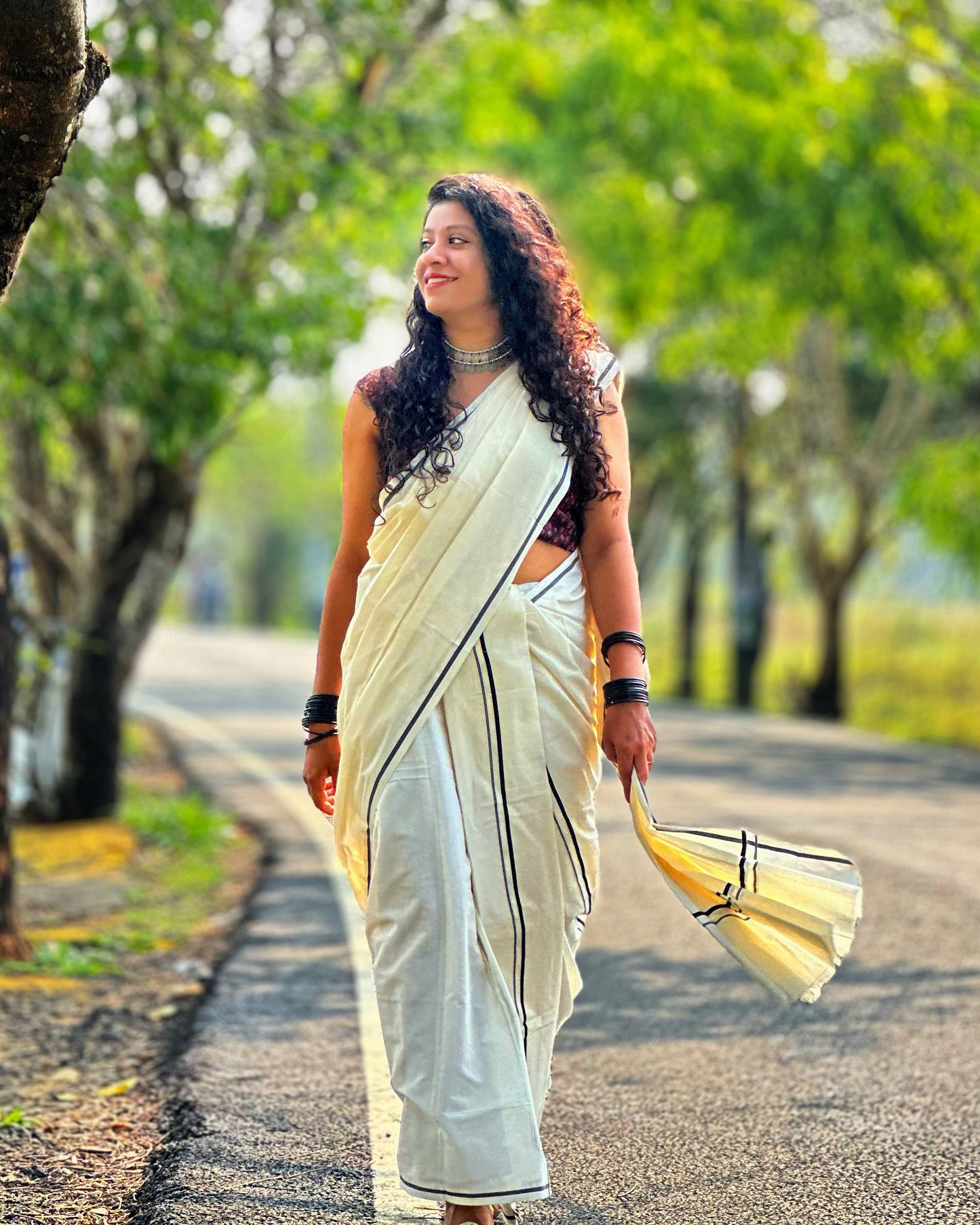 Puliyilakara Set mundu