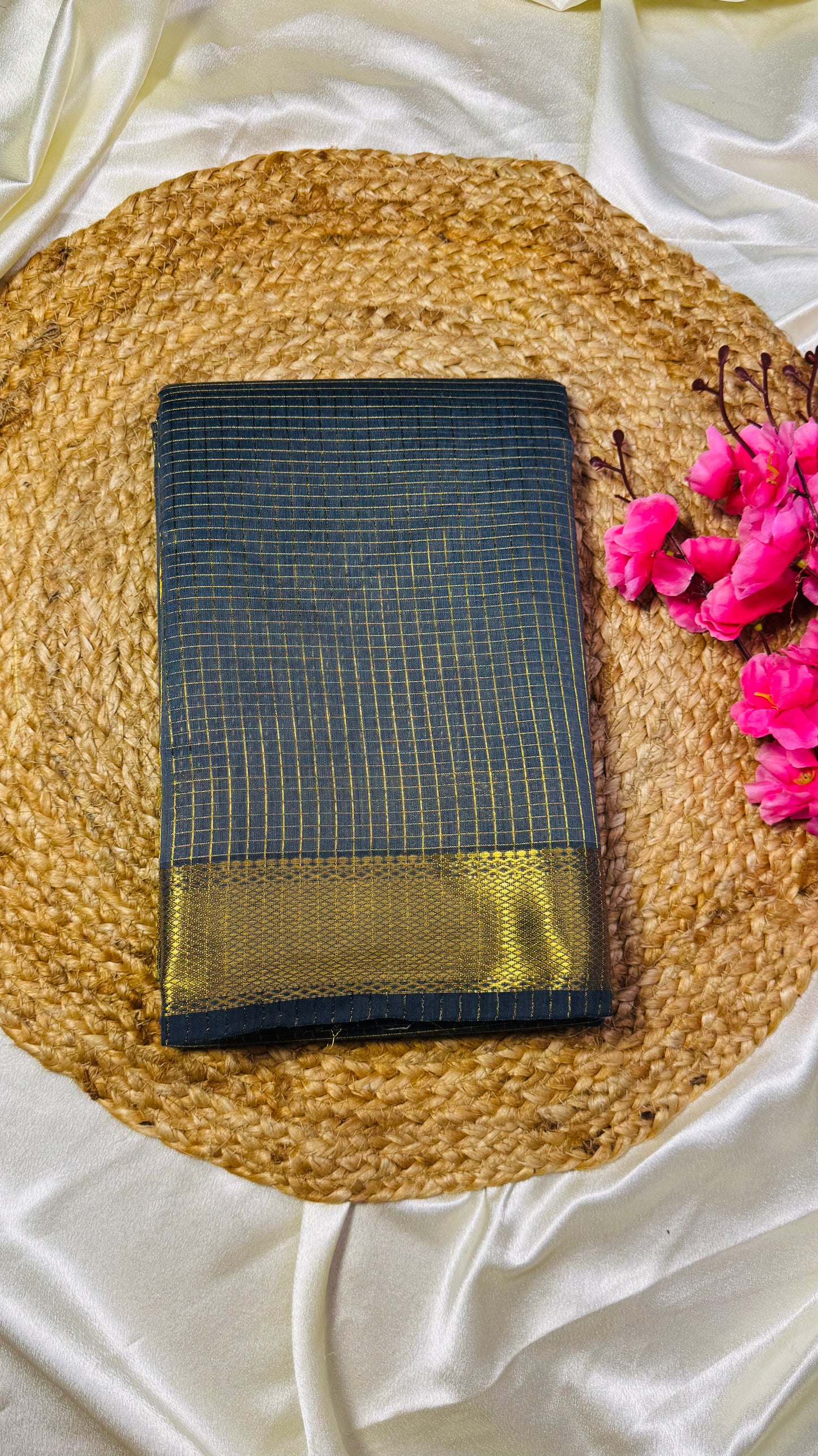 Bottle Green Kasavu Saree 💚