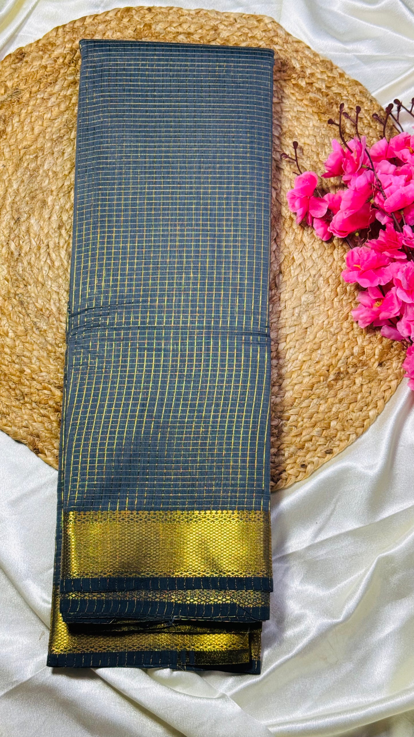 Bottle Green Kasavu Saree 💚